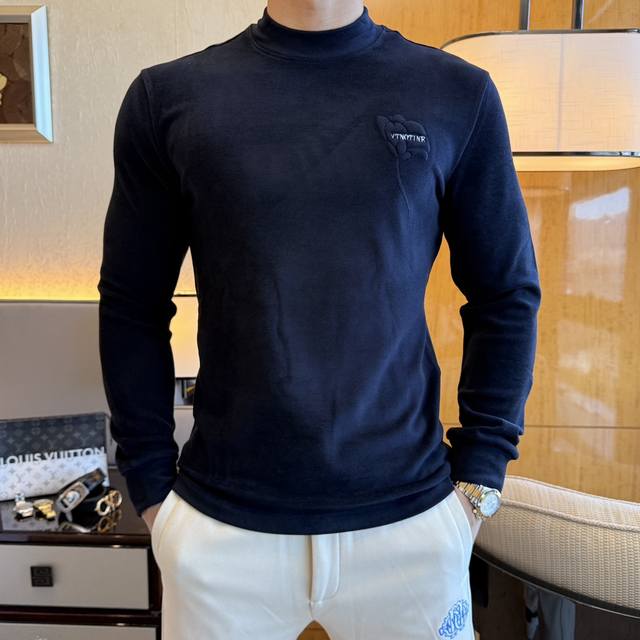 华伦天奴 Ss秋装大爆款薄绒长袖T恤，采用定制高级棉混纺面料 时尚大牌元素Logo设计，柔软细腻舒适保暖，多重工艺制作，男人的衣柜都少不了基础打底衫 随时随地都