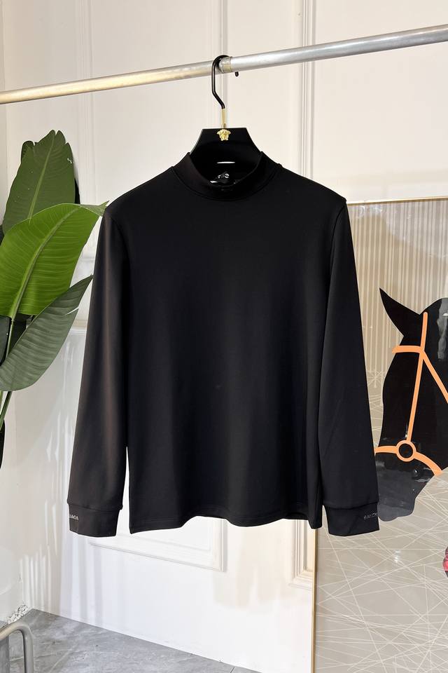 巴黎世家 早秋新品 男士长袖薄绒打底衫，采用定制高级棉面料 时尚大牌元素Logo设计，柔软细腻舒适保暖，多重工艺制作，男人的衣柜都少不了基础打底衫 随时随地都可