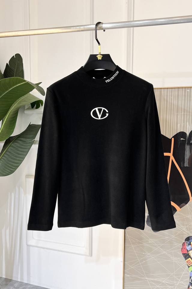 华伦天奴 早秋新品 男士长袖山羊绒打底衫，采用定制高级棉面料 时尚大牌元素Logo设计，柔软细腻舒适保暖，多重工艺制作，男人的衣柜都少不了基础打底衫 随时随地都