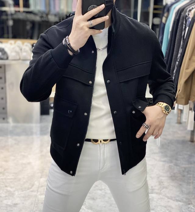 Lp诺悠 Ss秋装大爆款羊毛夹克外套，定制高品质聚酯纤维绵羊毛面料！顶级时尚大牌元素Logo设计，三标齐全！原版五金辅料，线条流畅，工艺精致，上身版型超赞，面料