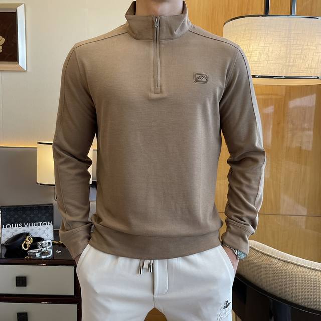 芬迪 Ss秋装大爆款卫衣T恤，采用定制高级棉羊毛混纺面料 时尚大牌元素Logo设计，柔软细腻舒适保暖，多重工艺制作，男人的衣柜都少不了基础打底衫 随时随地都可以