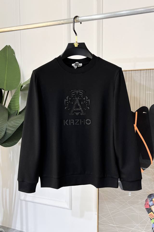 高田贤三 Ss秋季大爆新款，最高版本时尚套头卫衣、每年必出的经典之作。受各大明星的青睐推崇，精选高端欧棉混纺面料，重工艺制作，原版五金辅料Logo设计，柔软顺滑