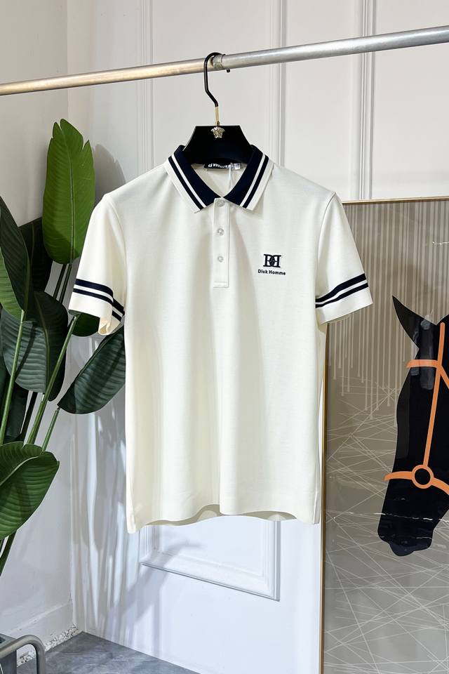 Dg 2025Ss蛇年春夏新款Polo领短袖系列。精选优质珠地棉面料，时尚大牌元素Logo设计，上身版型超赞，面料细腻舒适透气，随意搭配都超级好看时尚型男必备款