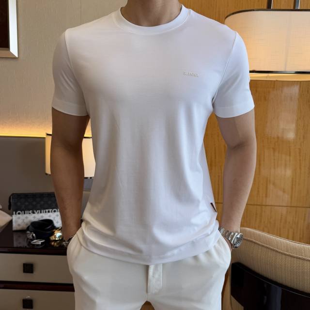 杰尼娅- 2025Ss蛇年贺岁款春夏精品短袖T恤 官网同步 高端品质 定制顶级长绒棉面料，顶级大厂1:1制作，时尚大牌重工艺Logo设计，手感柔软细腻 穿着亲肤