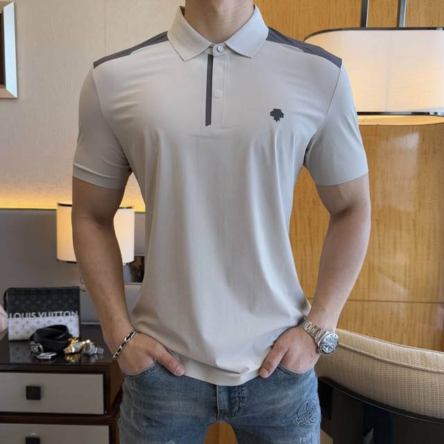 迪桑特- 2025Ss蛇年春夏新款Polo领短袖系列。精选优质速干棉面料，时尚大牌元素Logo设计，上身版型超赞，面料细腻舒适透气，随意搭配都超级好看时尚型男必