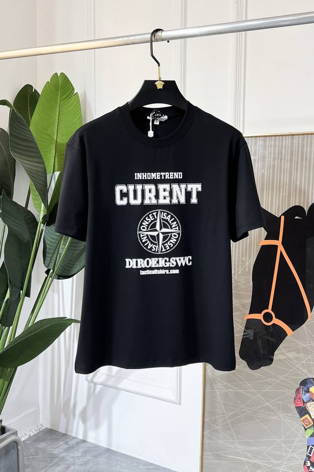 石头岛 2025Ss蛇年贺岁款春夏精品偏大宽松版短袖T恤 官网同步 高端品质 定制顶级长绒棉面料，顶级大厂1:1制作，时尚大牌重工艺Logo设计，手感柔软细腻