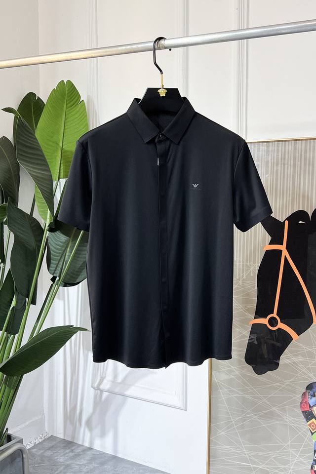 阿玛尼- 2025Ss时尚大爆款精品衬衫，贸易公司渠道货，品相完美如斯，属于入柜级别，可预见性的爆款，高级定制进口高级棉混纺面料，大师级剪裁，质感无敌，亲肤性极