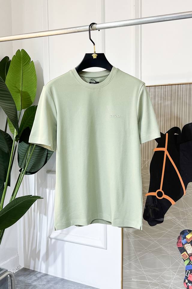杰尼娅 2025Ss蛇年贺岁款春夏精品短袖T恤 官网同步 高端品质 定制顶级长绒棉面料，顶级大厂1:1制作，时尚大牌重工艺Logo设计，手感柔软细腻 穿着亲肤舒