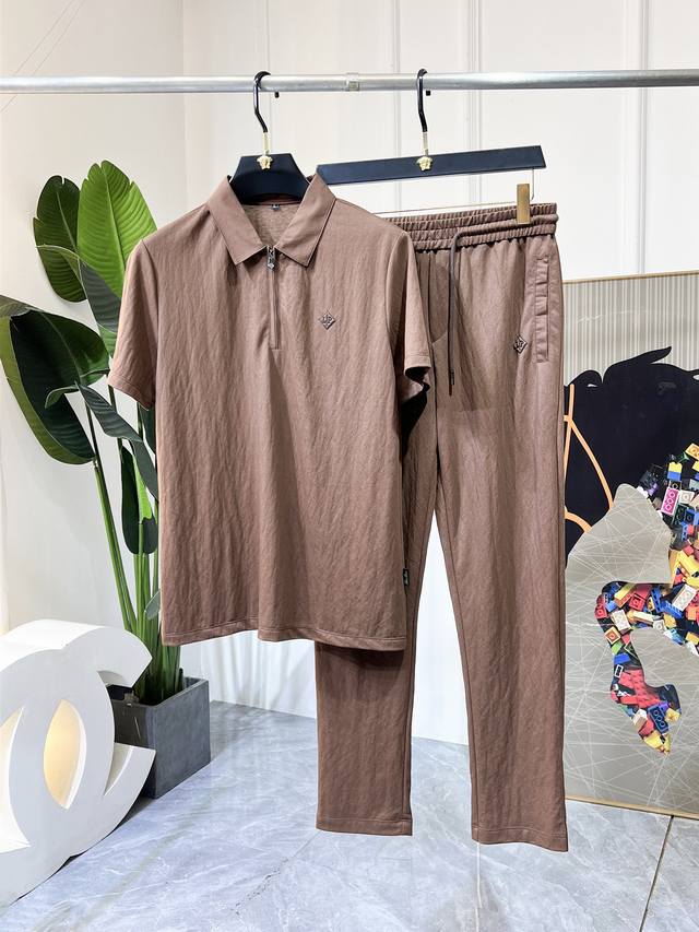 Lp诺悠- 2025Ss蛇年春装新品休闲套装！明星最爱时装味休闲套装 简单大方，官网1：1工艺设计！干净利落剪裁 都市风十足 可供独家顶级定制面料，手感软糯干爽