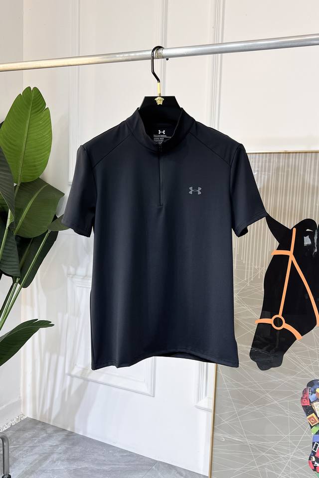 安德努 2025Ss蛇年春夏新款立领户外短袖系列。精选优质速干科技面料，时尚大牌元素Logo设计，上身版型超赞，面料细腻舒适透气，随意搭配都超级好看时尚型男必备