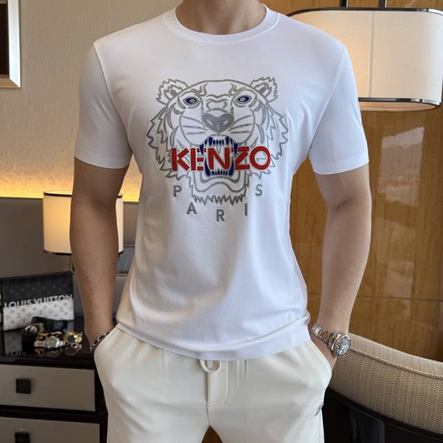 Kenzo 2025Ss蛇年贺岁款春夏精品短袖T恤 官网同步 高端品质 定制顶级丝光棉面料，顶级大厂1:1制作，时尚大牌重工艺Logo设计，手感柔软细腻 穿着亲