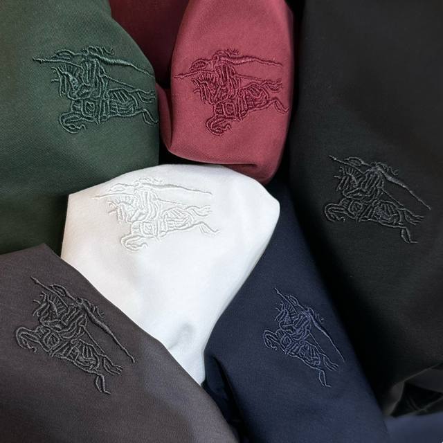 Burber*巴*宝利 2025A W春夏最新款男士桑蚕丝圆领短袖T恤，专G同款，原版输出，标志性“战马”刺绣徽标Logo装饰点缀，全部对版对，外贸公司订单！