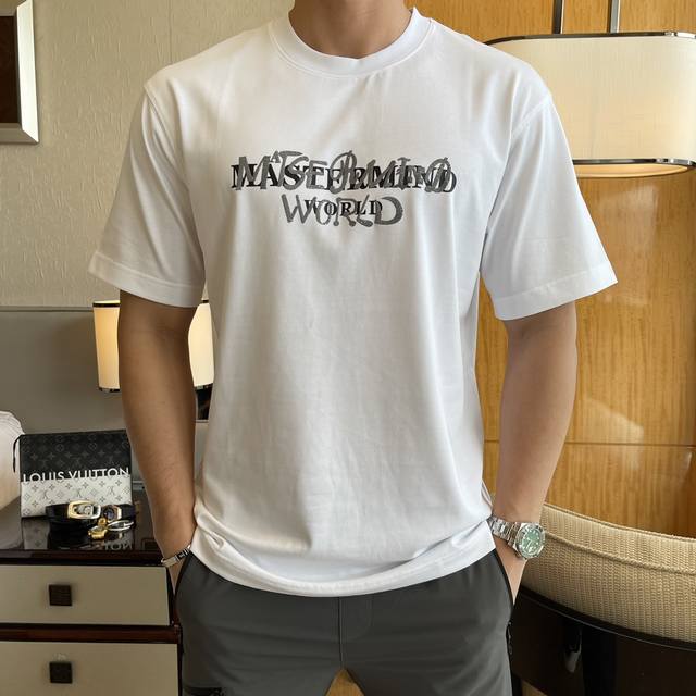 Mmj 2025Ss年春夏精品微阔短袖T恤 官网同步 高端品质 定制顶级长绒棉面料，顶级大厂1:1制作，时尚大牌重工艺Logo设计，手感柔软细腻 穿着亲肤舒适