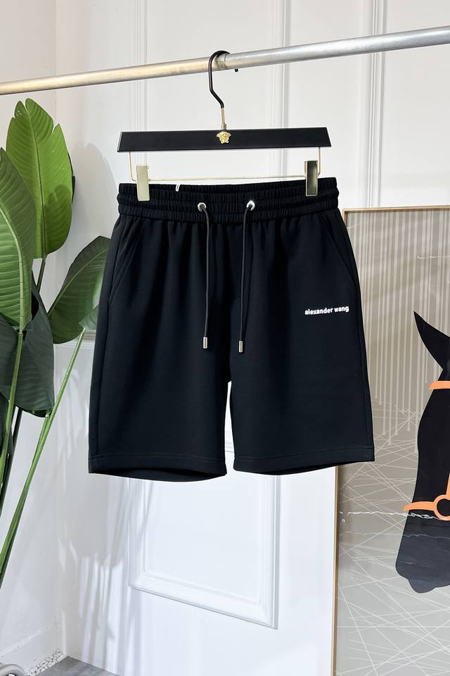 大王 2025Ss官网同步夏季新款高档休闲短裤，采用进口棉原版定制面料 质感舒适百搭 透气性极佳 奢华经典品牌Logo设计 时尚简约大气上档次 透气性极佳 版型