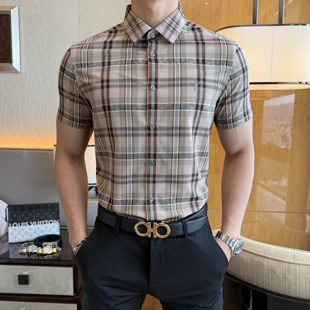 迪奥 2025Ss春夏时尚大爆款短袖衬衫，贸易公司渠道货，品相完美如斯，属于入柜级别，可预见性的爆款，高级定制进口长绒棉面料，大师级剪裁，质感无敌，亲肤性极佳，