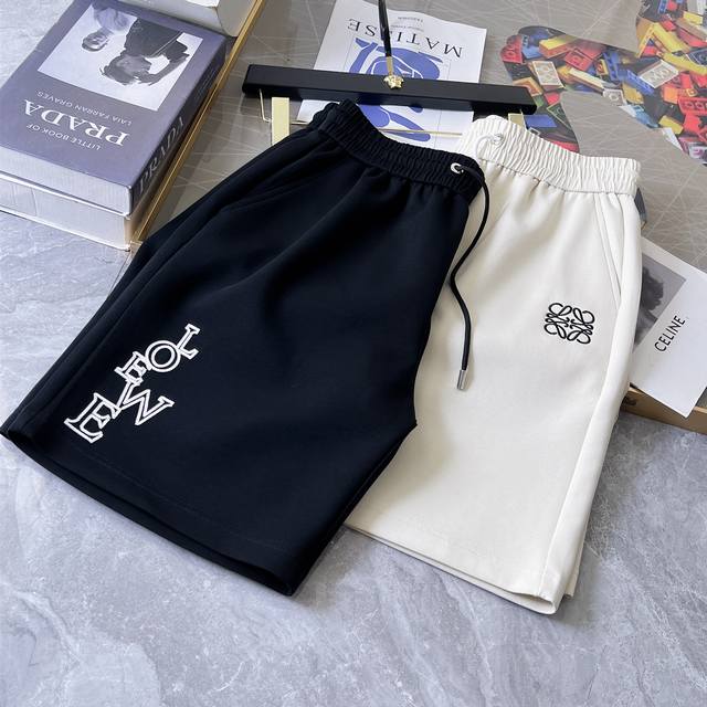 罗蒂葳- 2025Ss官网同步夏季新款高档休闲短裤，采用进口棉原版定制面料 质感舒适百搭 透气性极佳 奢华经典品牌Logo设计 时尚简约大气上档次 透气性极佳