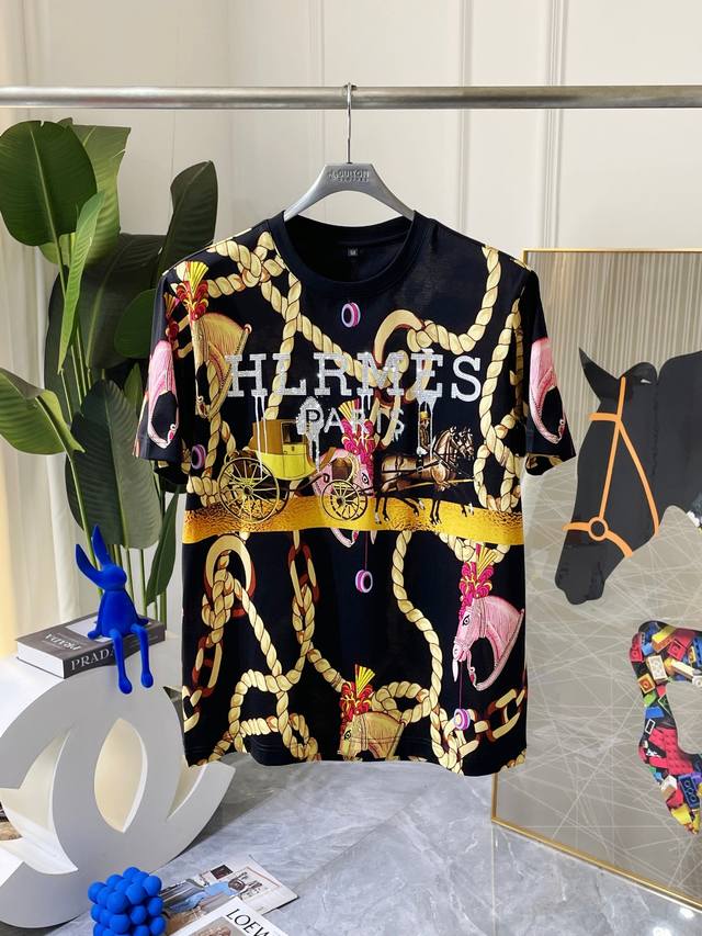 H玛仕 2025Ss春夏精品短袖T恤 官网同步 高端品质 定制进口双丝光棉面料，顶级大厂工艺制作，时尚大牌印花烫钻Logo设计，手感柔软细腻 穿着亲肤舒适 百搭