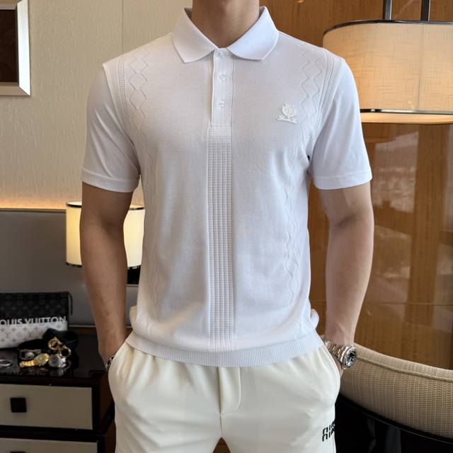 Lp诺悠 2025Ss蛇年春夏新款Polo领短袖系列。精选优质长绒棉面料，时尚大牌元素Logo设计，上身版型超赞，面料细腻舒适透气，随意搭配都超级好看时尚型男必