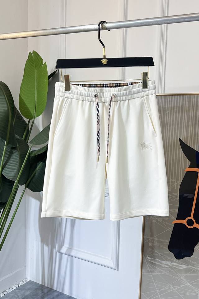 巴宝莉 2025Ss官网同步夏季新款高档休闲短裤，采用进口棉原版定制面料 质感舒适百搭 透气性极佳 奢华经典品牌Logo设计 时尚简约大气上档次 透气性极佳 版