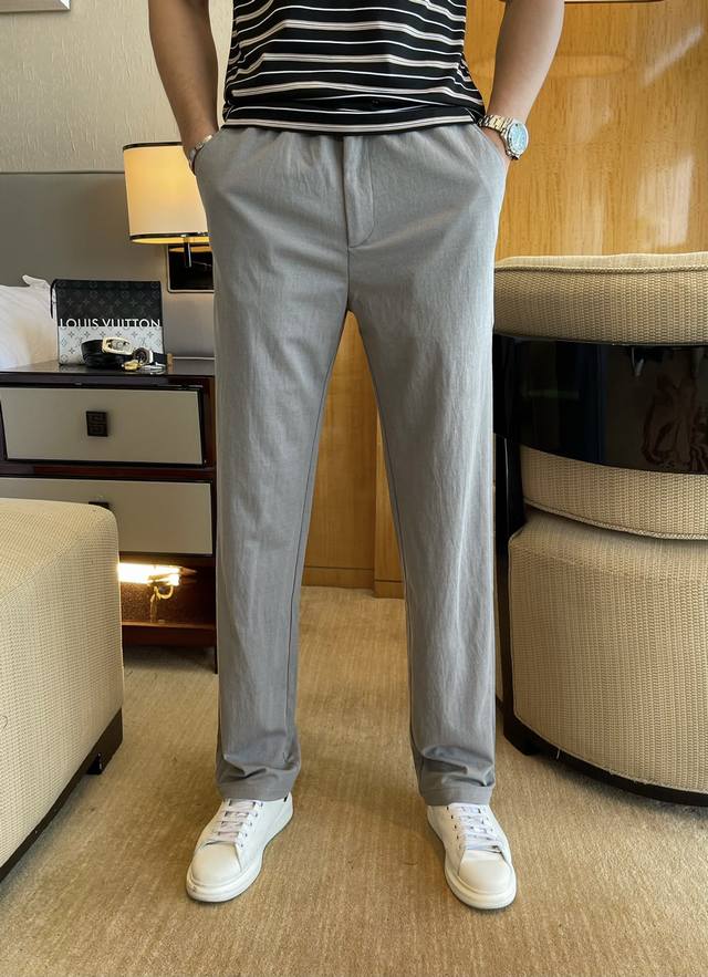 卡瓦利 2025Ss春夏专柜同步爆款棉麻休闲裤，本季必入百搭款式，上身极为出挑，超级百搭款 ，原版1:1复刻，三标齐全！专柜最新时尚元素设计，进口定织高品质棉麻