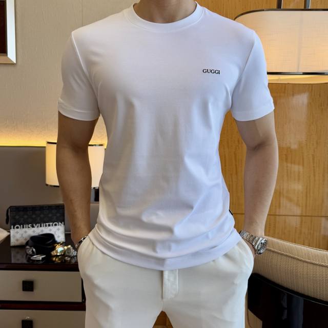 古奇- 2025Ss蛇年贺岁款春夏精品短袖T恤 官网同步 高端品质 定制顶级长绒棉面料，顶级大厂1:1制作，时尚大牌重工艺Logo设计，手感柔软细腻 穿着亲肤舒