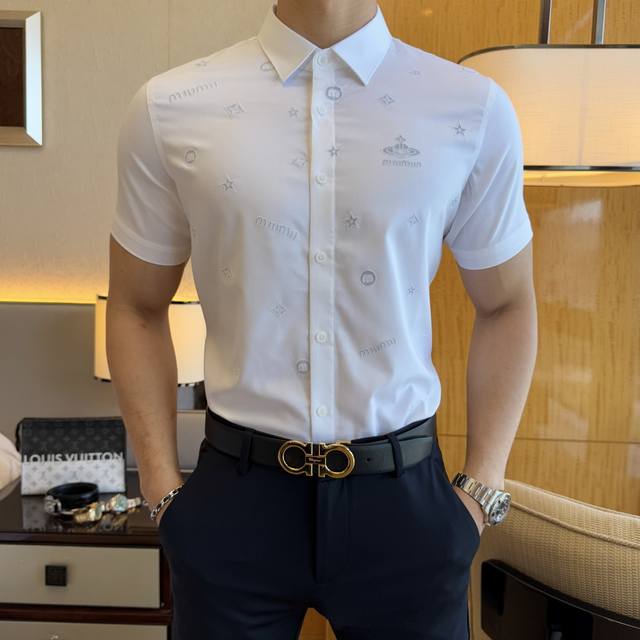 西太后 2025Ss时尚大爆款精品衬衫，贸易公司渠道货，品相完美如斯，属于入柜级别，可预见性的爆款，高级定制进口高级棉混纺面料，大师级剪裁，质感无敌，亲肤性极佳