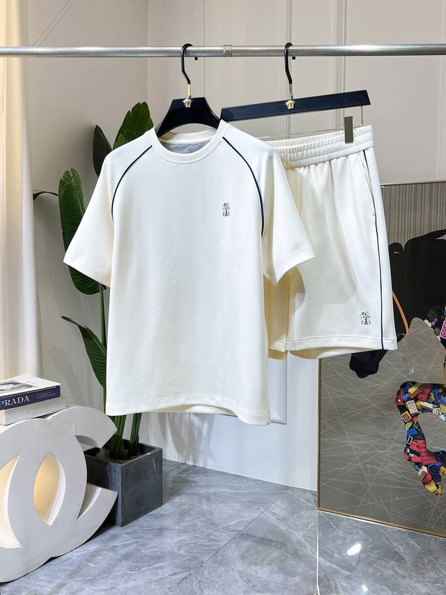 Bc 2025Ss蛇年春装新品休闲短袖套装！明星最爱时装味休闲套装 简单大方，官网1：1工艺设计！干净利落剪裁 都市风十足 可供独家顶级定制面料，手感软糯干爽，