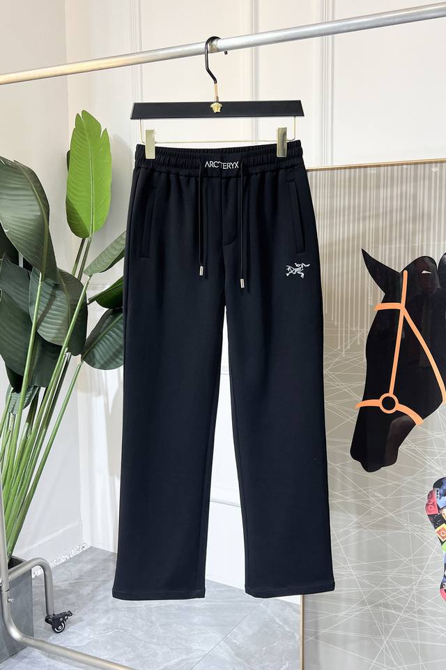 史祖鸟 2025Ss蛇年春夏专柜同步爆款休闲裤，本季必入百搭款式，上身极为出挑，超级百搭款 ，原版1:1复刻，三标齐全！专柜最新时尚元素设计，进口定织高品质欧棉