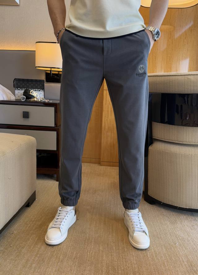 Lulu 2025Ss蛇年春夏专柜同步爆款休闲裤，本季必入百搭款式，上身极为出挑，超级百搭款 ，原版1:1复刻，三标齐全！专柜最新时尚元素设计，进口定织高品质欧