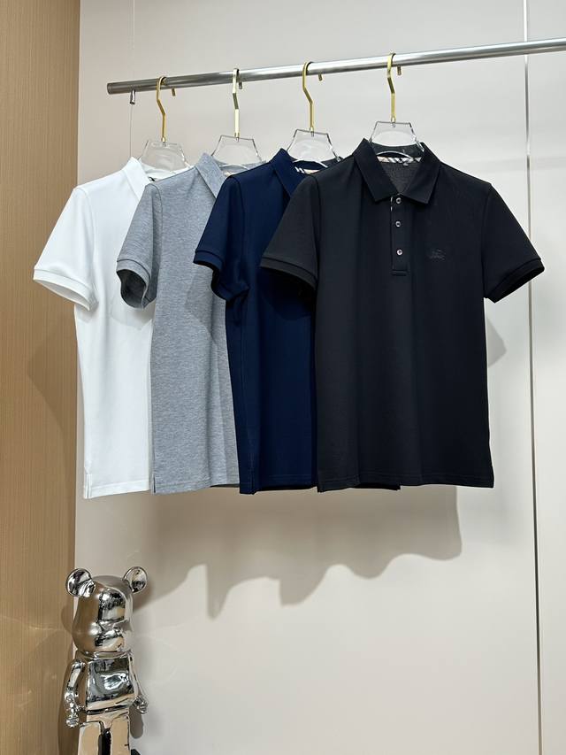 Burber巴*宝利 2025A W春夏进口特纺纱线双丝光长绒棉翻领短袖Polo衫 采用夏日清爽的翻领设计短袖款式，适合夏季穿着。面料柔软舒适，吸湿性好，可以帮