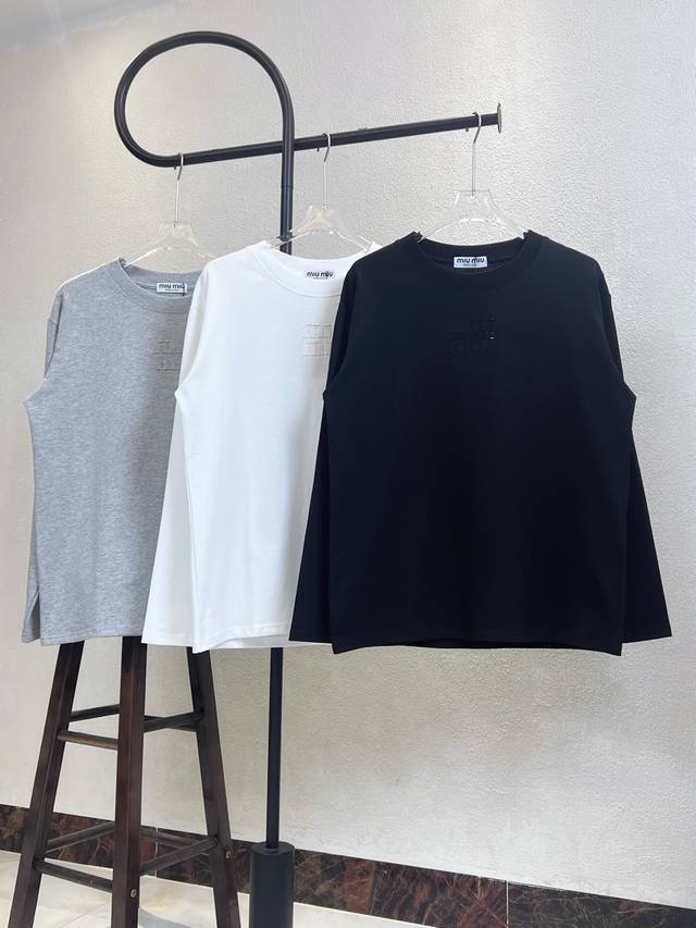 款号X291 黑白灰三色 Miumiu烧花字母刺绣圆领长袖T 情侣同款 全套包装 三标齐全 区别市场通货 随意对比 纯棉280克高克重32支双纱 不起球 不褪色