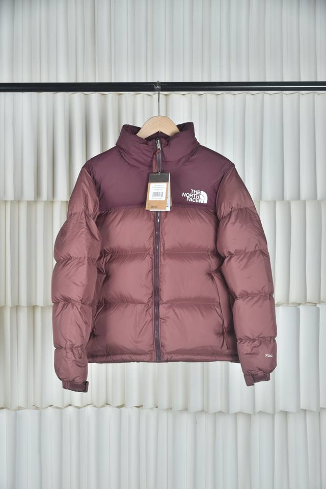 亚马逊2025代购指定版本The North Face 北面1996 Nuptse双拼系列羽绒服，原版定制官方高性能涂层面料，内里填充Rds认证高品质国标80白