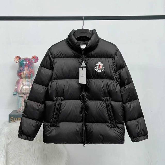 顶级版本 大货细节图 Moner 蒙口 25秋冬最新Citala短款～情侣款～超轻面包服！Logo大标刺绣贴标点缀！剪裁打造干练姿态身着 蒙口主打系列。每年冬天