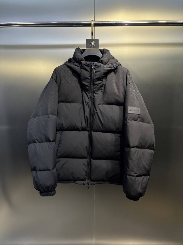 Louis Vuitton. Lv立体压花羽绒服 蓬松感超级好 采用90白鸭绒 上身效果大气 男女同款 百搭不挑人 尺码：S-Xxl