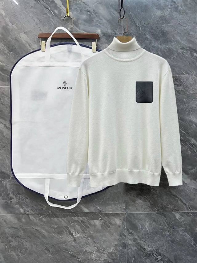 Moncler 蒙口3标齐全 口袋款高领毛衣 精品羊毛混纺毛衫 男女同款高端定制臻品系列 隶属品牌高端主线 专利顶级纱线混纺 以创新来阐释常规款式 面料的配置更