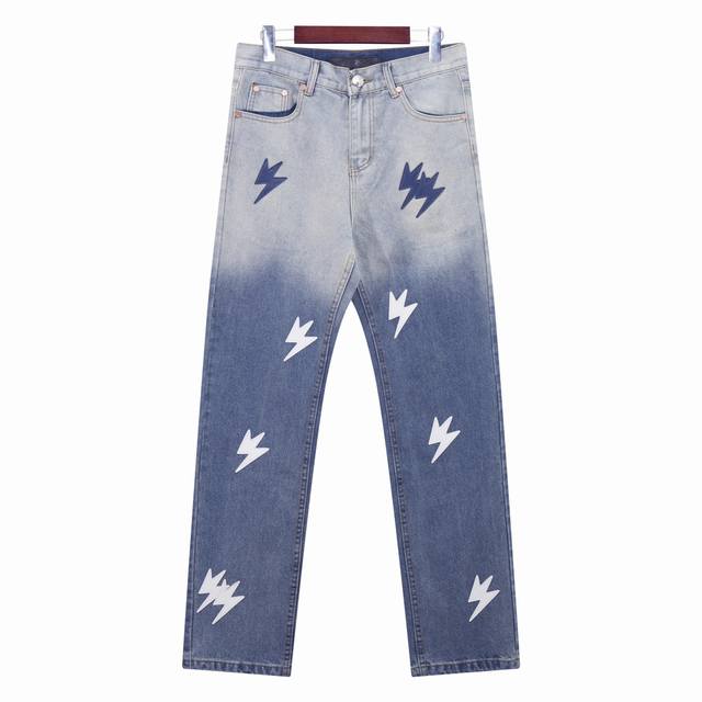 隔天 Amexnocap｜闪电渐变雪山限定款拼皮高街风格水洗牛仔裤- 采用Vintagelevis牛仔裤作为底板进行创作，通常会加入自己独有的拼皮点缀，这正是令