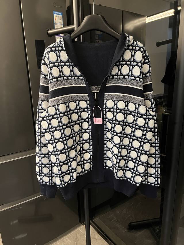 隔天 Dior 迪奥 25Fw 新款戴妃藤格纹系列经典拉链羊绒双面穿外套 藏青 Size：S M L ［对应尺码36 38 40］详细尺码可查图9