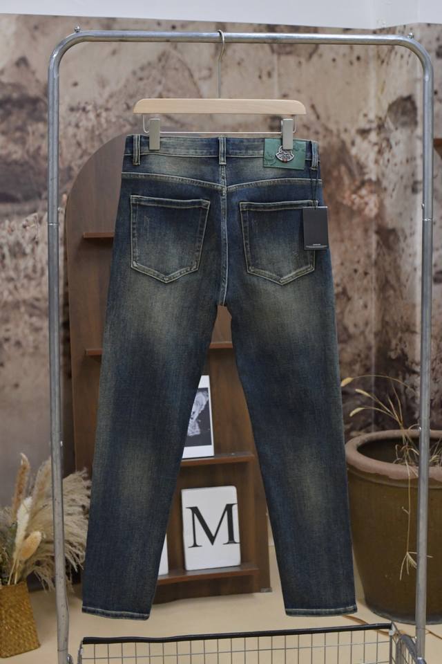 915# 爆款 始祖鸟 40Ss秋冬新品 专柜有售 实体店极品牛仔裤专柜原版1:1好货，适合各个年龄段。市场最高版本的欧洲进口面料。舒适柔软亲肤，上身效果超级棒