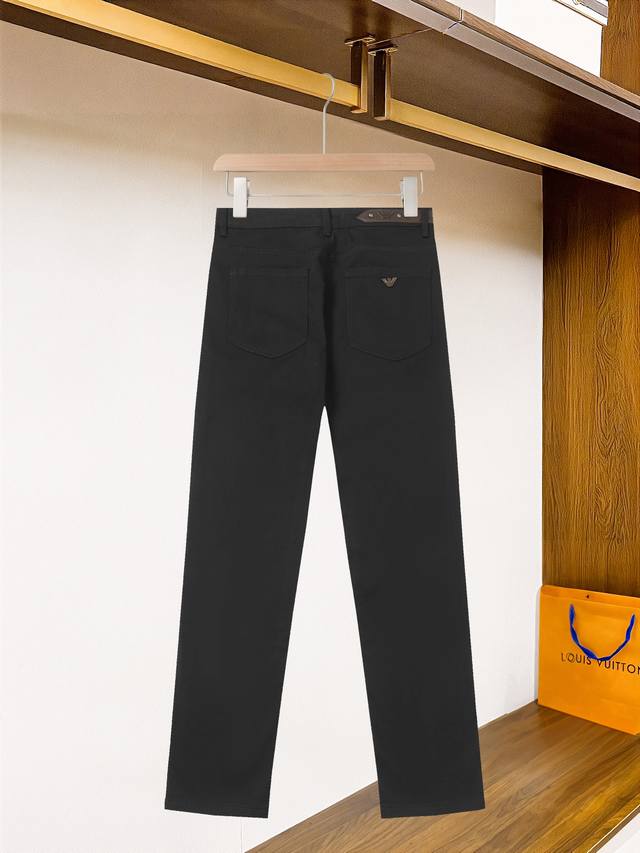 G350# 箭头Armani阿玛尼独家专供新款牛仔裤高端版本！专柜定制面料 透气舒适度高，细节无可挑剔，品牌元素设计理念，体现高品质。手感细腻柔软！呈现休闲裁剪