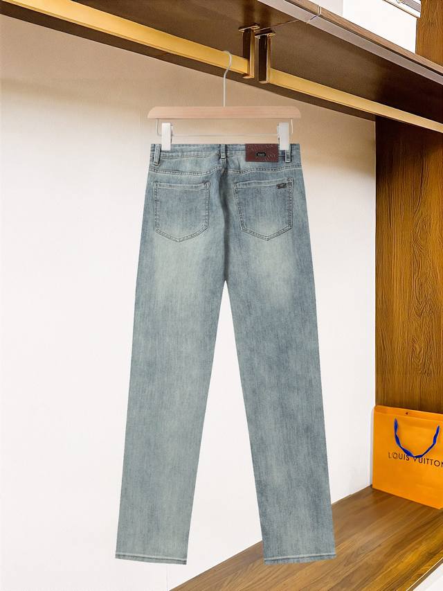 G374# 。Dolce&Gabbana杜嘉班纳独家专供新款牛仔裤高端版本！定制面料 透气舒适度高，细节无可挑剔，品牌元素设计理念，体现高品质。手感细腻柔软！呈