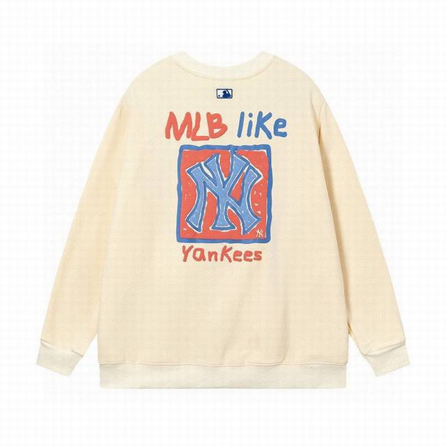 032 加绒款卫衣 新款Mlb加绒款卫衣洋基队Ny发泡圆领卫衣方块涂鸦男女同款休闲宽松长袖 颜色： 黑色 米白 尺码：S--Xxl 。