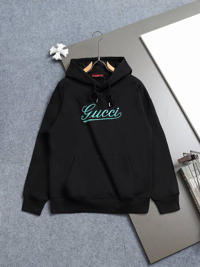 Gucci 古驰 超级经典纯色印花Logo 标识精致升级，灵感源自八十年代复古款式 原版面料 官方同款 连帽卫衣 定制420克同缸染面料 手感非常舒服 春夏最新