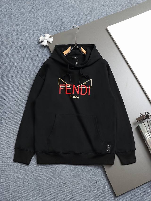 Fendi 芬迪 420克连帽卫衣 经典眼睛印花Logo标识 官方同步 高版本 高品质 时尚个性 百搭潮流 纯原品质 原版面料 吊牌 领标 水洗麦 三标齐全 颜