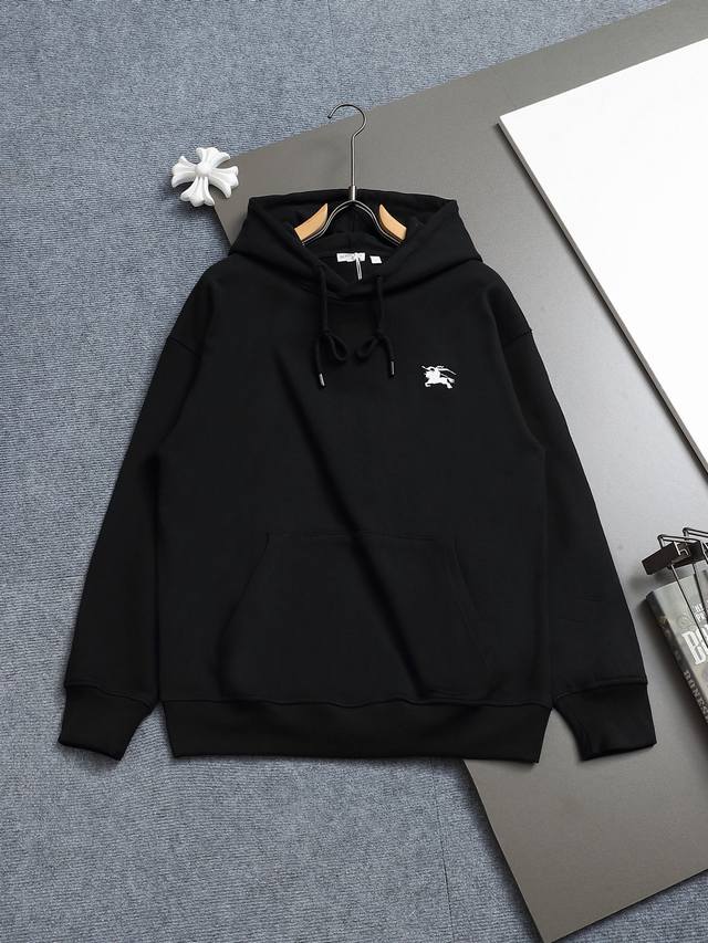 Burberry 巴宝莉 Logo经典战马 Tb标识印花 精致升级，灵感源自八十年代复古 原版面料 官方同款 连帽卫衣 定制420克同缸染面料 手感非常舒服 春