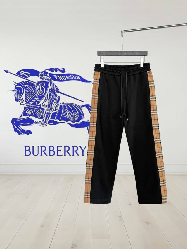 高版本] Burberry 巴宝莉 秋冬款直筒长裤 独家定制 同款 侧边拉格纹织带后开袋，采用定制再生凝韵双面绸 丝滑细腻 仿佛轻抚过初晨的露珠 舒适贴肤 形成