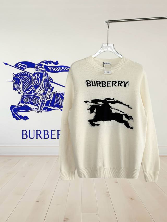 高版本] Burberry 巴宝莉 战马山羊绒提花毛衣圆领。 胸前饰以战马Logo标志，以生动的正体字战马图案的名称。采用71%羊毛+29%山羊绒混纺嵌花编织面