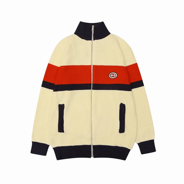 爆款Gucci 采用高端毛料针织 .简洁大气，条纹清晰，细节做工与官网1:1同步 毛料触感非常舒服 软糯丝滑 手感超好 可对比市场品质不怕货比三家. 超级重工艺