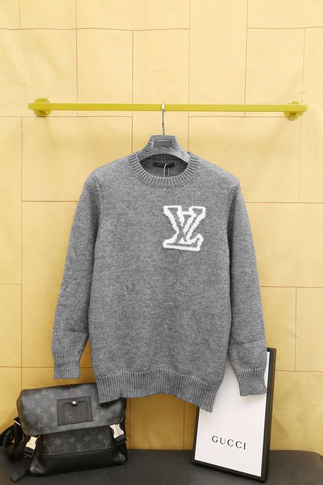 Lv路易威登 Ss新款提花羊毛针织衫毛衣 Os版型 男女同款 整衣600克重磅 秒杀市场通货 毛料采用进口机编织制造 采用羊毛含量纱线 纱线定染 新一季主打的无