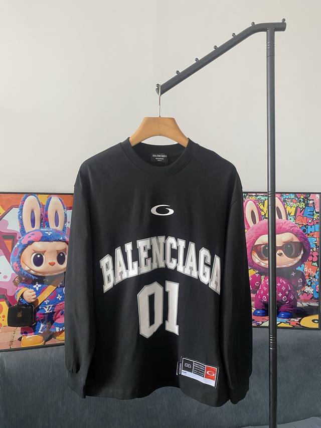 一首批.散单拿10 巴黎世家Balenciaga2025新款长袖 材质:采用高版本重磅克重面料 尺寸:S M L Xl 颜色:黑色 白色 款号:W6003