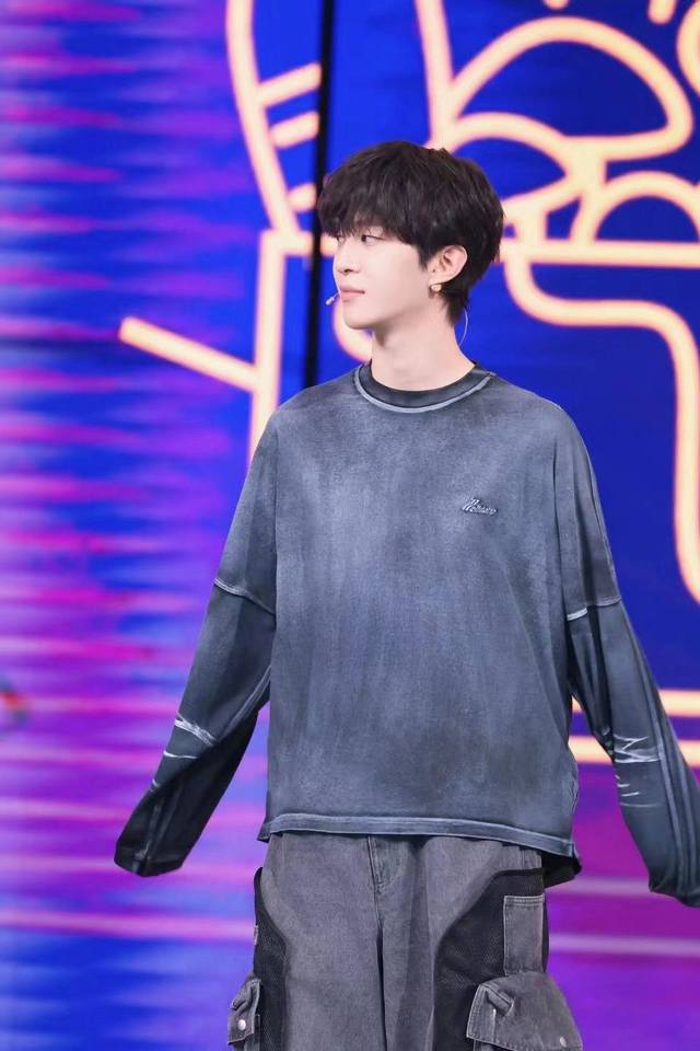 D08# We11Done 官网同款刘逸云Ella同款脏脏风洗水怀旧情侣宽松长袖T恤 购入官网原版打版起样 对标细节面料 高版本 高克重320克双纱纯棉面料